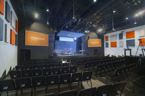 Worship Space Design, Modern Church Design, Sanctuary Room, Youth Group Rooms, Church Building Design, Design Stage, Church Interior Design, Modern Church, Youth Center