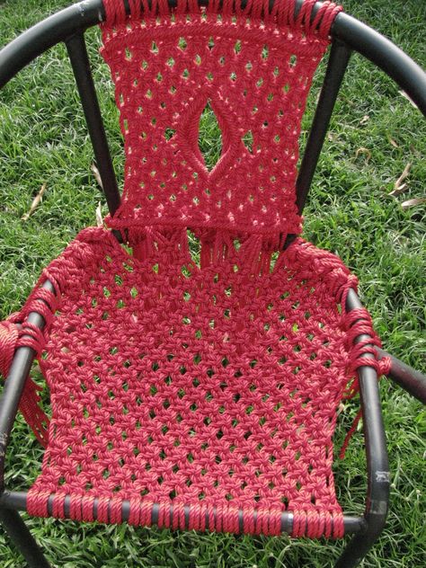 Macrame Garden, Chair Weaving, Macrame Furniture, Macrame Chair, Macrame Chairs, Chair Redo, Chair Repair, Woven Chair, Diy Weaving