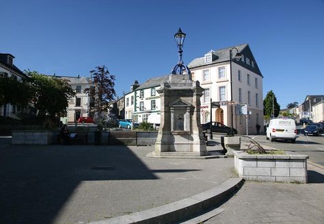 The Parade - Liskeard - Cornwall Guide Photos Cornwall Villages, Liskeard Cornwall, Cornish Heritage, Cornwall England, Town Square, South West, Somerset, Family History, Plymouth