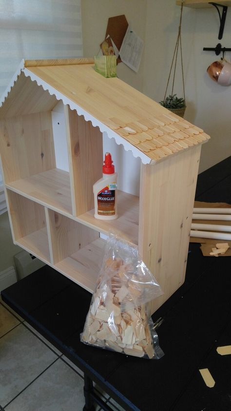 Wooden Doll House Furniture Diy, Wooden Doll House Diy, Diy Small Doll House, Home Made Dollhouse, Home Made Dolls House, Barbie Dolls House, Homemade Dollhouse Diy, Diy Ikea Dollhouse, Diy Dollhouse Paint Ideas