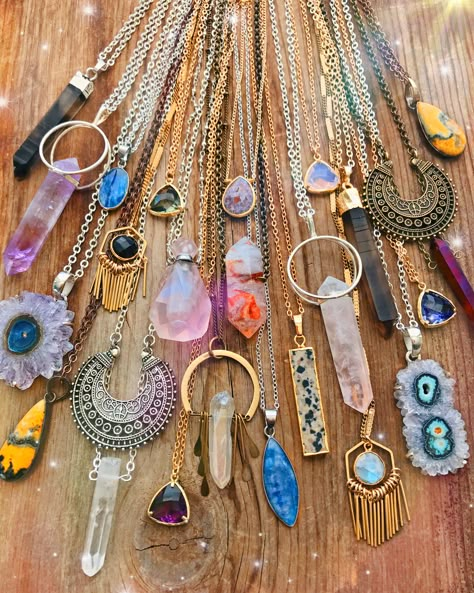 Rocks with Sass offers a wide range of crystal jewelry, including rings, necklaces, bracelets and earrings! The perfect gift for the crystal lover on your list! Grandmother Jewelry, Crystal Aesthetic, Indie Jewelry, Estilo Hippie, Dope Jewelry, Popular Jewelry, Hippie Jewelry, Rings Necklaces, Pretty Jewellery