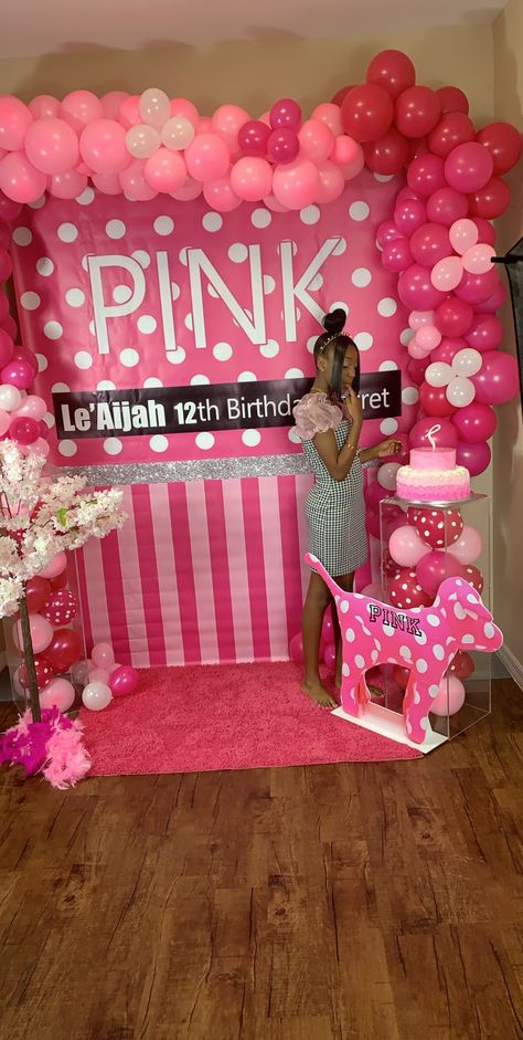 12 Shades Of Pink Party, Pink Bday, Pink Brunch, Pink Birthday Party Decorations, 12th Birthday Party Ideas, 14th Birthday Party Ideas, Pink Party Theme, Dream Birthday, Barbie Theme Party