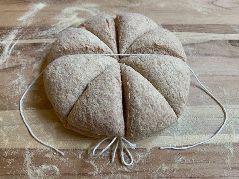 Panis Quadratus, Egyptian Bread, Ancient Roman Food, Ancient Rome Projects, Historical Cooking, Walk Like An Egyptian, Bread Head, Ancient Pompeii, Roman Food