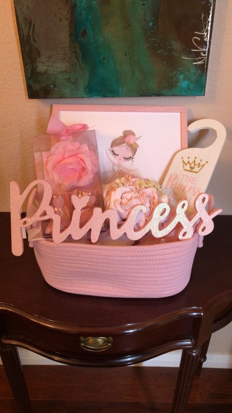 Pink princess basket overload. Princess Gift Basket, Basket Decor Ideas, Pink Basket, A Little Princess, Birthday Hampers, Basket Decor, 2024 Ideas, Basket Ideas, Pink Princess