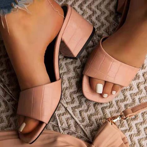 Summer Shoes Sandals, Pretty Sandals, Womens Sandals Summer, Simple Leather, Heel Slippers, Chunky Heels Sandals, Shoes Heels Wedges, Casual Slippers, Comfortable Sandals