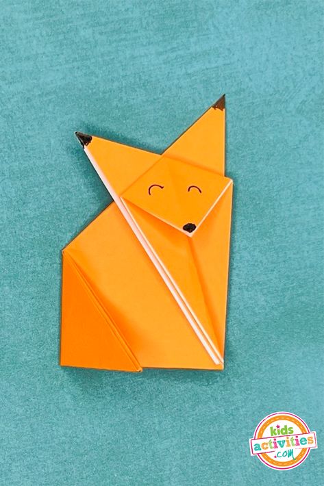 Oragami Fox, Origami Fox Tutorial, Wild Animal Crafts, Crafts For Kids Videos, Kids Science Fair Projects, Science Games For Kids, Kids Stem Activities, Paper Fox, Fox Crafts