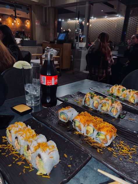 #sushi Sushi Night, Post Instagram, Friend Goals, Best Friend Goals, What To Cook, Internet Funny, Food Obsession, Diner, Yummy Food