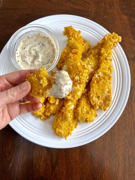 Captain Crunch Chicken Fingers Captain Crunch Chicken, Captain Crunch Cereal, Dove Recipes, Chicken Finger Recipes, Weekend Meal Prep, Captain Crunch, Dipping Sauces For Chicken, Trip To Florida, Honey Mustard Dipping Sauce