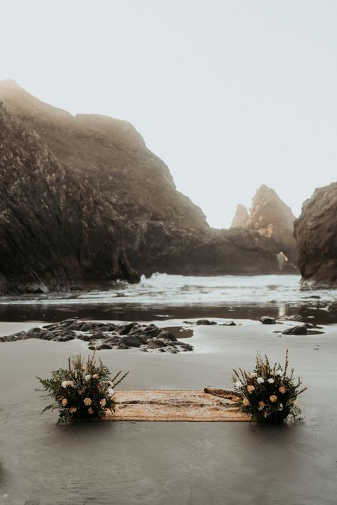 Beach Elopement Ceremony Set Up, Oregon Elopement Photography, Private Beach Wedding Elope, West Coast Beach Wedding, Beach Alter Ideas, Elopement Set Up, Washington Coast Elopement, West Coast Elopement, Outdoor Elopement Decor