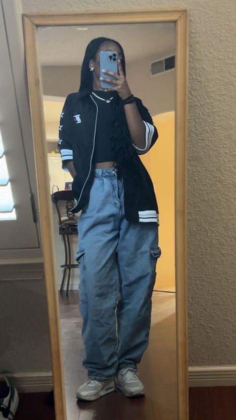 Girly But Tomboy Outfits, How To Dress Like A Baddie For School, Boondocks Inspired Outfits, Outfit Ideas For School Baggy, Black People Outfit Ideas, Thrifted Graphic Tee, Day Out Outfit, Street Vibes, Street Style Outfits Casual