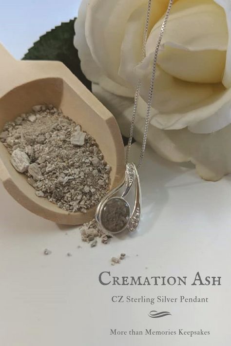 Memorial Jewelry Ideas, Resin Cremation Jewelry, Ashes Memorial Ideas, Resin Memorial Ideas With Ashes, Ashes Keepsake Ideas, Ash Jewelry Cremation, Diy Cremation Jewelry, Ashes Ring Cremation Jewelry, Cremation Ashes Ideas