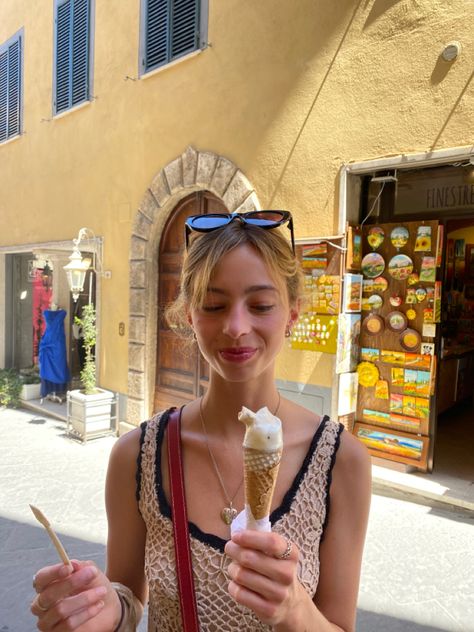 Lovegood Aesthetic, Luna Lovegood Aesthetic, Summer Abroad, Italy Vibes, Europe Aesthetic, Italy Summer, Europe Photos, Italy Aesthetic, Luna Lovegood