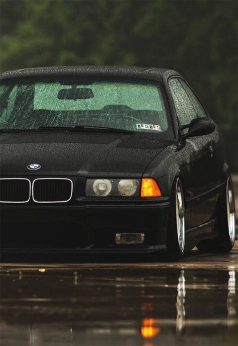 E36 Wallpaper Iphone, E36 Wallpaper, Bmw Compact, Blacked Out Cars, Bmw Old, Bmw M3 Coupe, Bmw E36 M3, Bmw 318, E36 Coupe