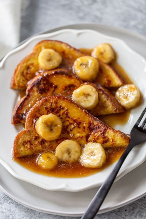 Banana Foster Recipe, Pumpkin Alfredo, Breakfast Bakes, Banana Foster, Bananas Foster French Toast, Easy French Toast Recipe, Savory Breakfast Recipes, Banana French Toast, French Toast Casserole Recipes