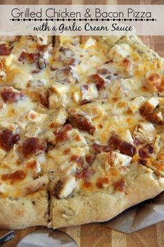 Grilled Chicken & Bacon Pizza with a Garlic Cream Sauce Chicken Bacon Pizza, Garlic Cream Sauce Recipe, Family Pizza Night, Bacon Pizza, Garlic Cream Sauce, Creamy Garlic Sauce, Pizza Pizza, Pasta Pizza, Chicken Bacon