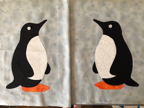 Penguin Applique Pattern, Penguin Quilt, Appliqué Patterns, Patchwork Projects, Felt Ideas, Animal Sewing Patterns, Embroidery Letters, Pattern Pieces, Applique Pattern