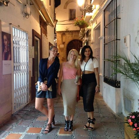 The style Traveller Bonnie Marbella Marbella Outfits, Puerto Banus, Ocean Club, Marbella Spain, Marbella, Style Guide, What Happened, Travel Blogger, Style Guides