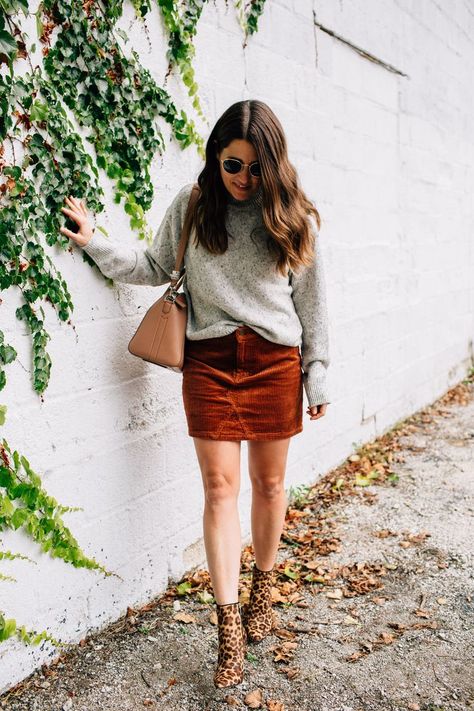 skirt Fall Outfits Pinterest, Fall Outfits Women 20s, Hipster Outfits Fall, Fall Outfits 2018, Mini Skirt Outfit, Mini Skirt Style, Cord Skirt, Leopard Print Booties, Skirt Outfits Fall