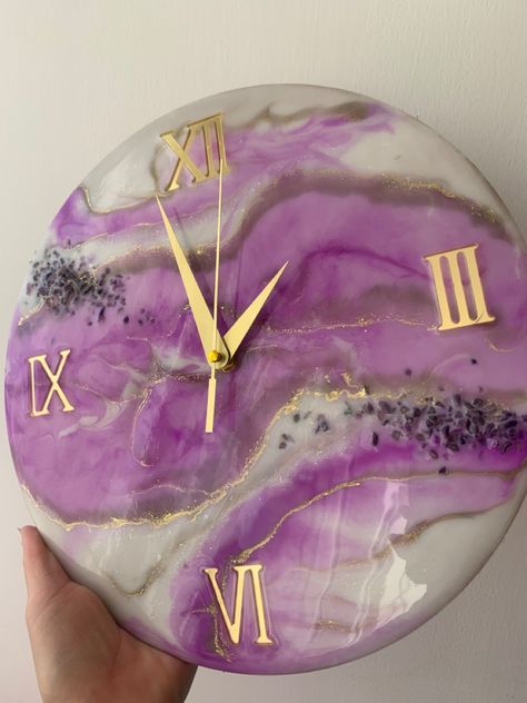 Epoxy Clock, Purple Clock, Ring Clock, Resin Clock, Epoxy Ideas, Clock Ideas, Resin Work, Resin Wall Art, Alphabet Wallpaper