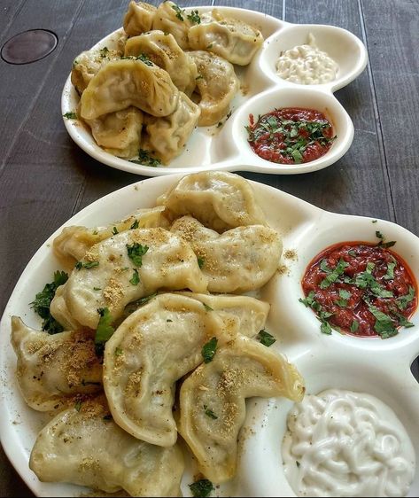 Chicken Momos Photography, Momos Food Photography, Momos Food, Chicken Momos, Bhel Recipe, Delicious Food Image, Lunch Recipes Indian, Maggi Recipes, Extreme Food