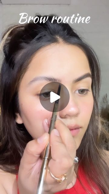 Neha Singh | Makeup Artist on Instagram: "Brow tutorial ✅ Products used: Brow wax @benefitindia  Brow pencil @officialswissbeauty  . . . . Follow @neh__artistry for more 🌸 . . . Brow tutorial, Eyebrows, makeup, makeup tutorial, Natural brows, Makeup tips, Brow shaping   #browshaping #eyebrowtutorial #makeuptutorial #makeupartist #fypage #fyp #trendingreels #makeuptips" Eyebrow Shaping Pencil, Eyebrow Pencil Tutorial, Dark Brown Eyebrows, Brow Makeup Tutorial, How To Shape Eyebrows, Fix Eyebrows, Brows Shaping, Eyebrow Sculpting, Eyebrows Shaping