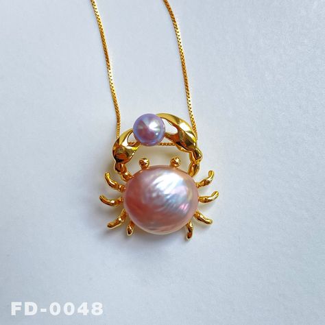 Silver And Pearl Jewelry, Crab Necklace, Crab Jewelry, Marine Jewelry, Ocean Theme Jewelry, Gifts For Halloween, Pendant Ideas, Sea Jewelry, Trending Jewelry