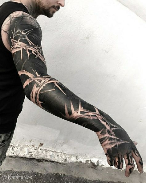 Voll Arm-tattoos, Black Sleeve Tattoo, Thorn Tattoo, Tattoo Band, Black Work Tattoo, Dark Tattoos, Blackout Tattoo, Full Arm Tattoos, Muster Tattoos