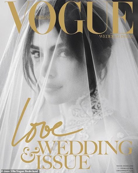 Vogue Netherlands, Vogue Bride, E Business, Vogue Magazine Covers, Vogue Wedding, Fashion Magazine Cover, Bridal Magazine, Vogue Covers, Beautiful Prom Dresses