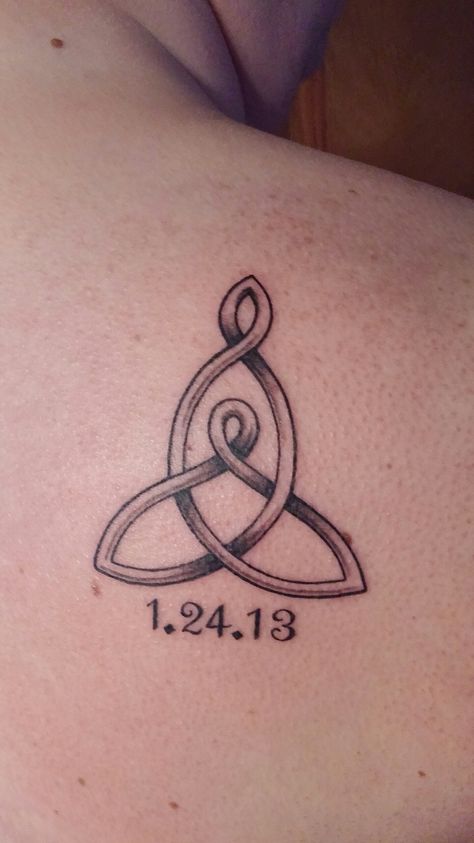 My new ink! Mother and son Celtic sign with his birthday!                                                                                                                                                                                 More Celtic Name Tattoos, Celtic Mother Son Tattoo, Son Symbol Tattoo, Celtic Mother Tattoos, Mom Son Tattoo, Tattoo Ideas For Moms, Son Tattoos, Mother Son Tattoos, Son Tattoo