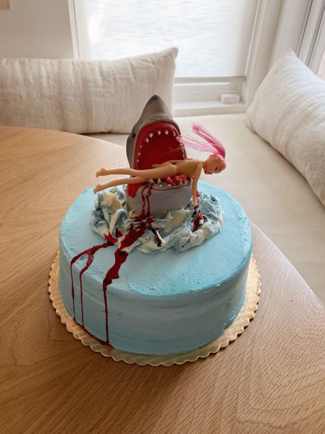 how to make a terrifying jaws cake Jaws Cake, Silly Cakes, Jaws Party, Hungry Caterpillar Food, Strawberry Cake Filling, Shark Cake, 1st Birthday Party Themes, Blue Food Coloring, Cake Inspo