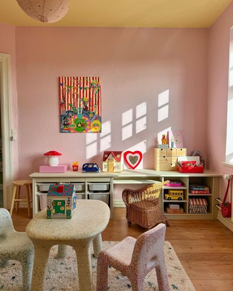 Playroom Ideas For Toddlers, Bright Playroom, Pink Playroom, Shared Girls Room, Kids Play Spaces, Girls Room Design, Colorful Playroom, Living Room Playroom, Big Girl Bedrooms