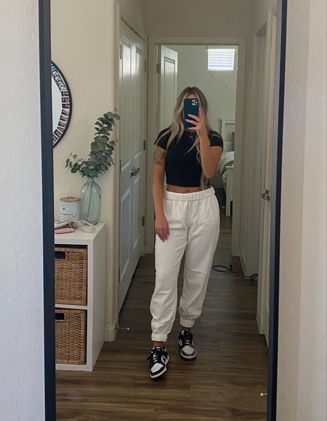 sweatpants outfit, comfy outfit, panda dunks Outfits To Style With Panda Dunks, Cute Nike Sweatpants Outfit, Outfits With Panda Dunks And Leggings, Dunks Outfit Black And White, Outfit Inspo With Dunks, Panda Dunks Outfit Flare Leggings, Comfy Dunks Outfit, Panda Dunks Outfit Casual, Simple Outfits With Panda Dunks