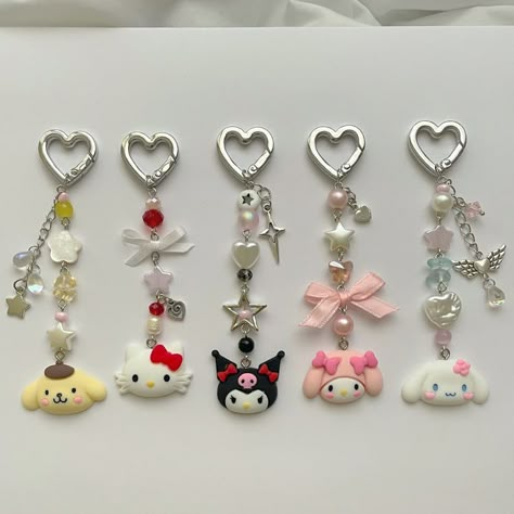 Keychains Ideas, Sleepy Bunny, قلادات متدلية, Beaded Stuff, Beads Ideas, Pola Amigurumi, Keramik Design, Hand Crafts, Aesthetic Jewelry