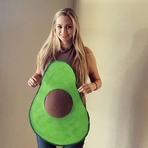 Avocado Costume, Fruit Costumes, Awesome Costumes, Pregnancy Costumes, Pregnant Halloween Costumes, Surf Music, Avocado Baby, Pregnant Halloween, Hallowen Costume