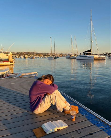 Cape Cod Fall Outfits, Future Mood, Madeline Island, Granddaughter Aesthetic, England Summer, Winter Arc, Living On A Boat, New England States, Cottage Aesthetic