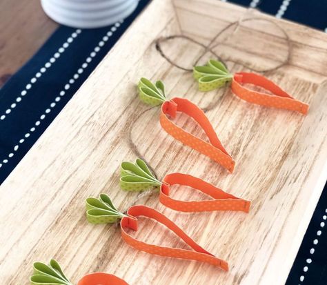 Carrot Garland, Paper Carrots, Carrot Craft, Easter Paper Crafts, Easter Garland, Spring Craft, Spring Easter Crafts, Easter Crafts Diy, Diy Garland