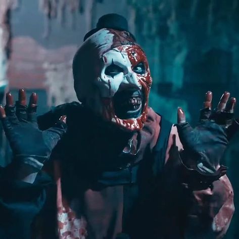 Horror movies, horror, edits, icons Art From Terrifier, Horror Movie Images, The Art Clown, Teriffier Clown Movie, Dark Comedy Aesthetic, Art The Clown Art, Art The Clown Aesthetic, Terifier2 Clown, Spooky Season Pfp