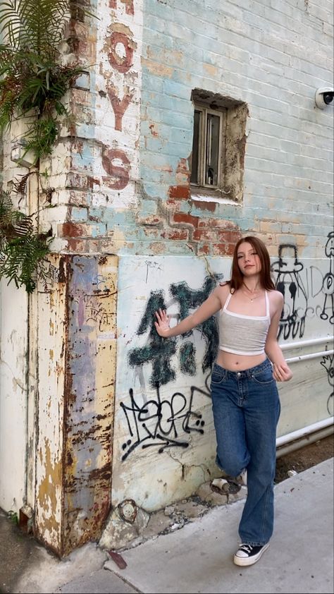 Graffiti Alley Photoshoot, Brick Wall Poses Photo Shoot, Senior Picture Ideas Brick Wall, Brick Photoshoot, Brick Wall Photoshoot Ideas, Shark Photoshoot, Alleyway Photoshoot, Brick Wall Photoshoot, Graffiti Photoshoot Ideas