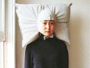 Is this a costume, or is your head full of feathers? Useless Inventions, Weird Inventions, 10 Funniest, 웃긴 사진, Cool Inventions, Tgif, High Fashion, Funny Pictures, Going Out