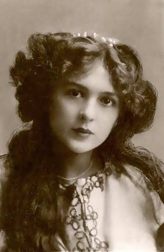 Anna Held, Julia James, Jeanne Paquin, Evelyn Nesbit, Portrait Vintage, Antique Portraits, Romantic Films, Architecture Tattoo, French Actress