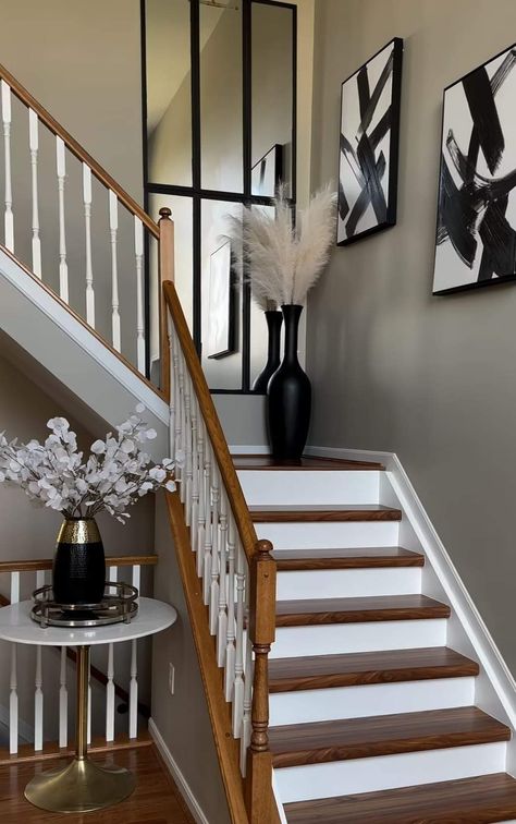 Foyer Steps Entrance, Second Floor Hallway Decor, Split Level Staircase Wall Decor, Mirror At The Top Of The Stairs, Stair Entryway Ideas Entrance, Downstairs Hallway Ideas, Foyer Room Ideas, Staircase Makeover Wall, Staircase Mirror Ideas