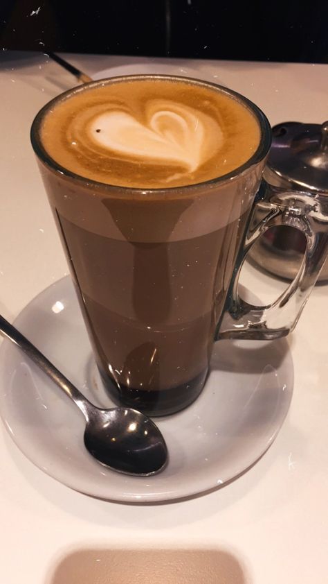 Cofee Story Snap, Coffee Pics, Opening A Coffee Shop, Coffee Shop Aesthetic, Coffee Obsession, Sweet Coffee, Food Vids, Yummy Comfort Food, Local Coffee Shop