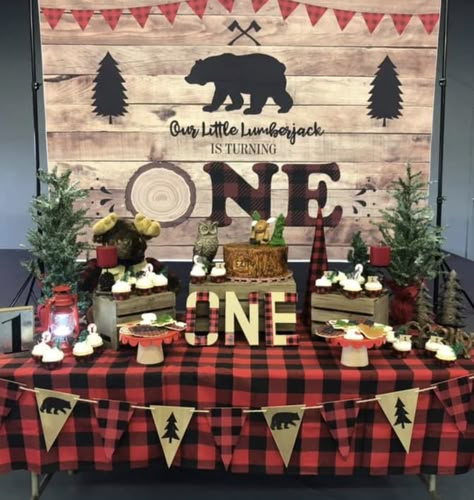 First Birthday Boy Bear Theme, One Year Old Birthday Party Boy, Buffalo Plaid Birthday, Lumberjack Birthday Party, Lumberjack Baby, Lumberjack Birthday, Lumberjack Plaid, Boys First Birthday Party Ideas, Lumberjack Party