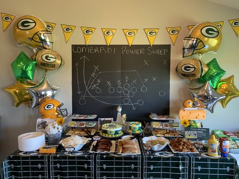 Green Bay Packer Birthday Party, Green Bay Packers Birthday Party, Packers Birthday, Green Bay Packers Birthday, Green Bay Packers Party, Packer Party, Packers Party, 25th Bday, Party Plan