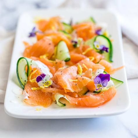 This smoked salmon and cucumber salad is an easy and quick way to serve up an impressive appetizer. With just 5 ingredients it takes minutes to prepare! Smoked Salmon And Cucumber, Dinner Party Salad, Salmon And Cucumber, Salmon Frittata, Smoked Salmon Frittata, Lemon Shrimp Pasta, Smoked Salmon Pasta, Dinner Party Appetizers, Salmon Appetizer