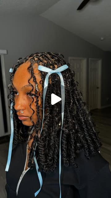 GREENVILLE , NC 📍| HAIRSTYLIST on Instagram: "😍😍😍😍😍😍 every-time ! 💋 STYLE: boho soft locs + medium parts + barrels  Greenville , NC 📍  #ecuhairstylist #raleighhairstylist #greenvillenchairstylist" Boho Barrel Locs, Invisible Loc Styles, Soft Locs Medium, Barrel Locs, Boho Soft Locs, Medium Parts, Boho Locs, Soft Locs, Greenville Nc