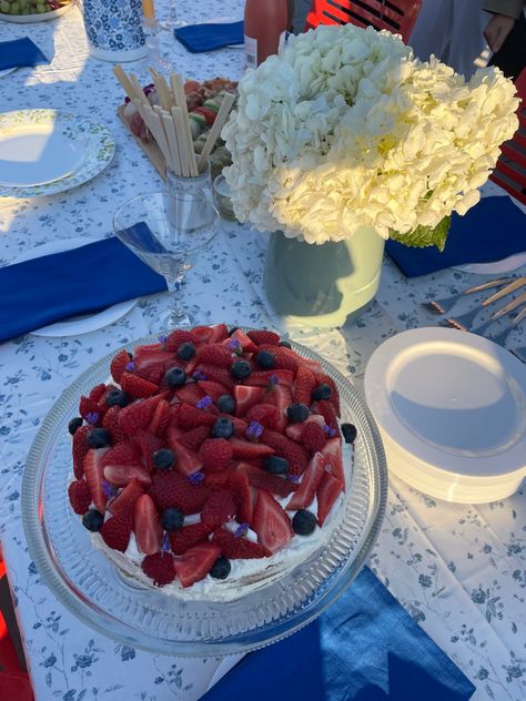 Costal Granddaughter Birthday Party, Coastal Grandmother Birthday, Garden Party Night Aesthetic, Swedish Themed Party, Coastal Grandmother Birthday Party, Hamptons Birthday Party, Trendy Cakes 2022, Coastal Party Aesthetic, Coastal Granddaughter Birthday Party