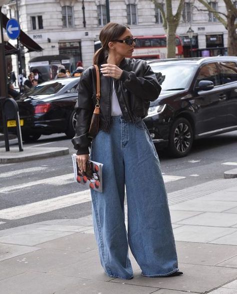 Wide Leg Jeans Outfit, Wide Leg Pants Outfit, Jeans Outfit Winter, Jeans Outfit Fall, Transition Outfits, March 25, Modest Fashion Outfits, Casual Winter Outfits, Nordic Style