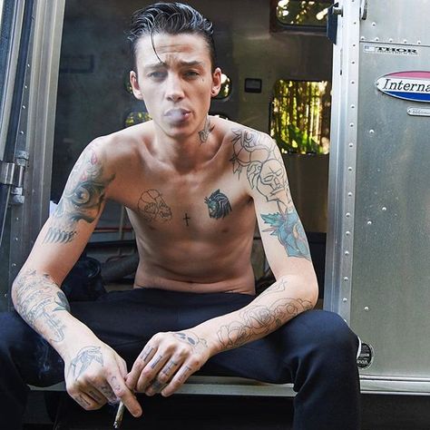 Ash Stymest, Know Your Name, Black Veil Brides, Black Veil, Summer Night, A Train, Male Beauty, A Boy, The Window