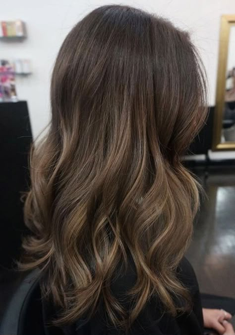 51 Gorgeous Hair Color Worth To Try This Season Straight Balayage, Brown Hair Shades, Brown Hair Inspo, Brunette Hair With Highlights, Brunette Balayage, Gorgeous Hair Color, Brunette Balayage Hair, Hair Color Light Brown, Brown Hair Balayage